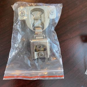 6 cabinet hinges with screws